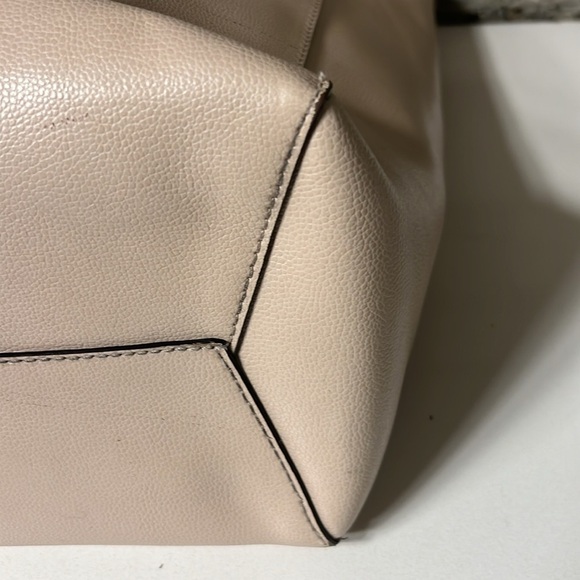 Kate Spade Yvonne Patterson Beige Tote Bag. - Picture 7 of 8